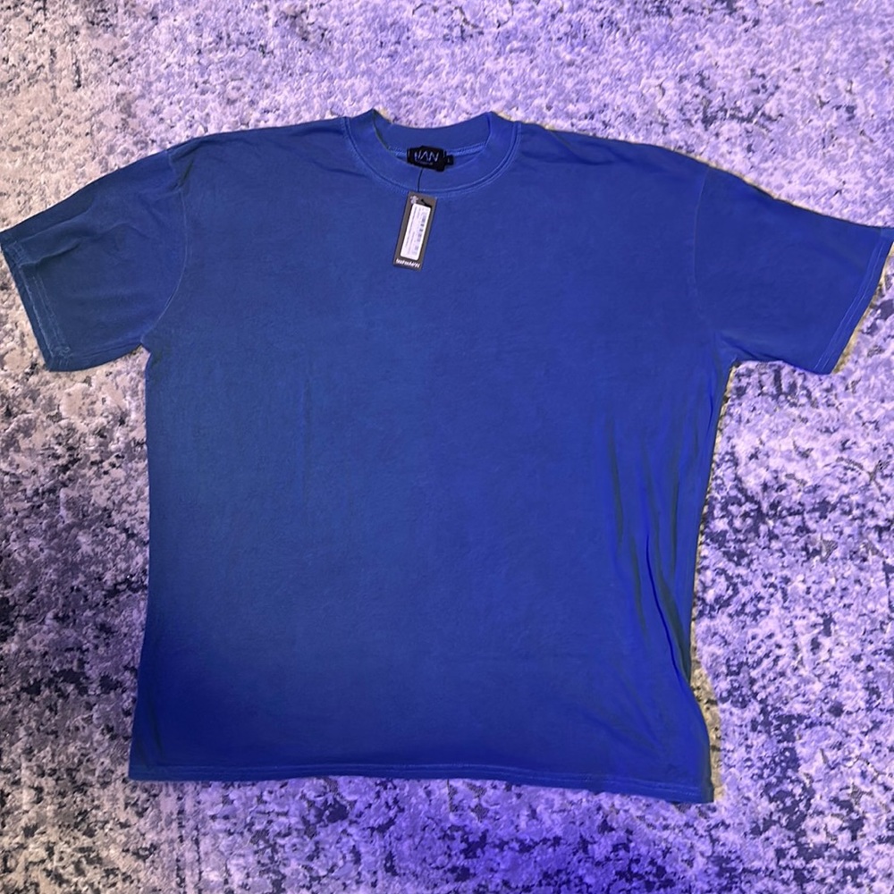 BOOHOOMAN OVERSIZE CUSTOM TSHIRT LARGE